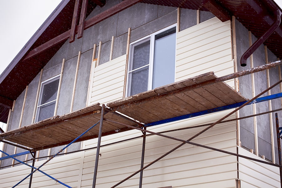 Things to Consider Before Replacing Your Siding (3 Factors)